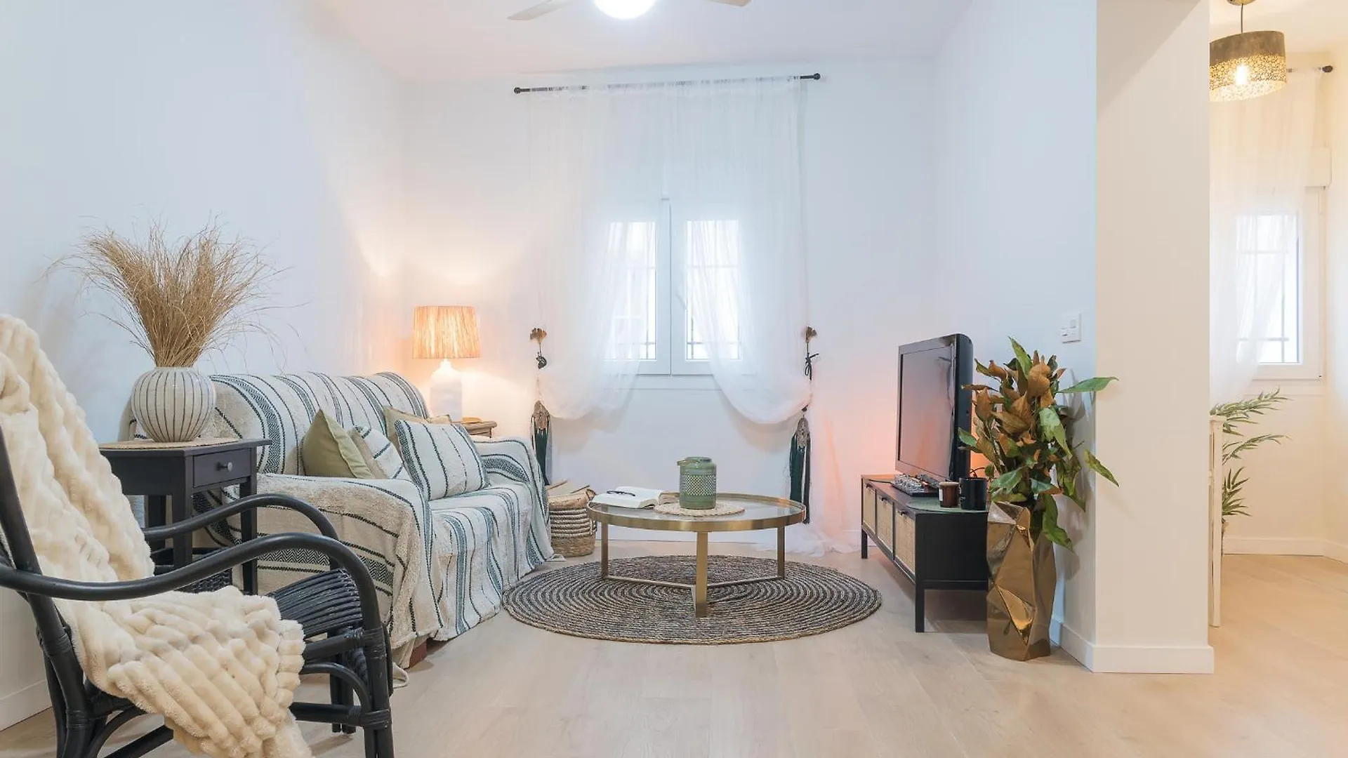 אלמריה Alcazaba Suites 0*,